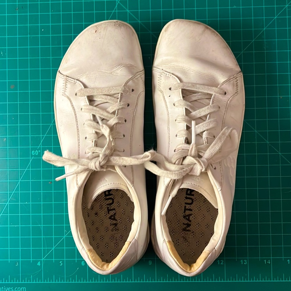 Vivo barefoot sneakers